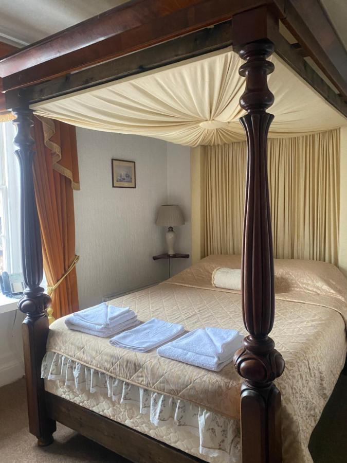 ברידג'נורת' Parlors Hall Hotel מראה חיצוני תמונה