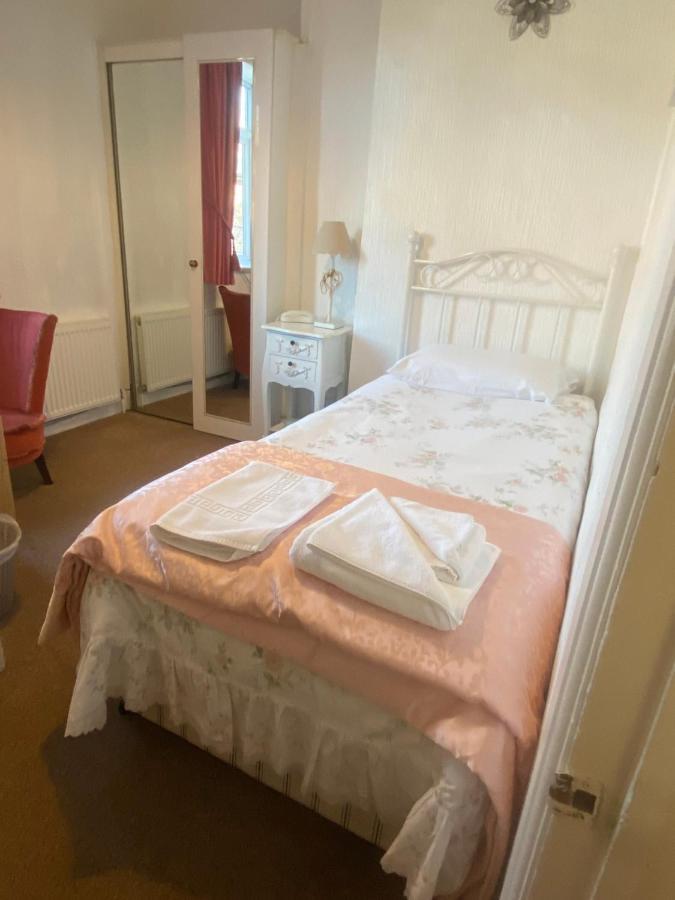 ברידג'נורת' Parlors Hall Hotel מראה חיצוני תמונה