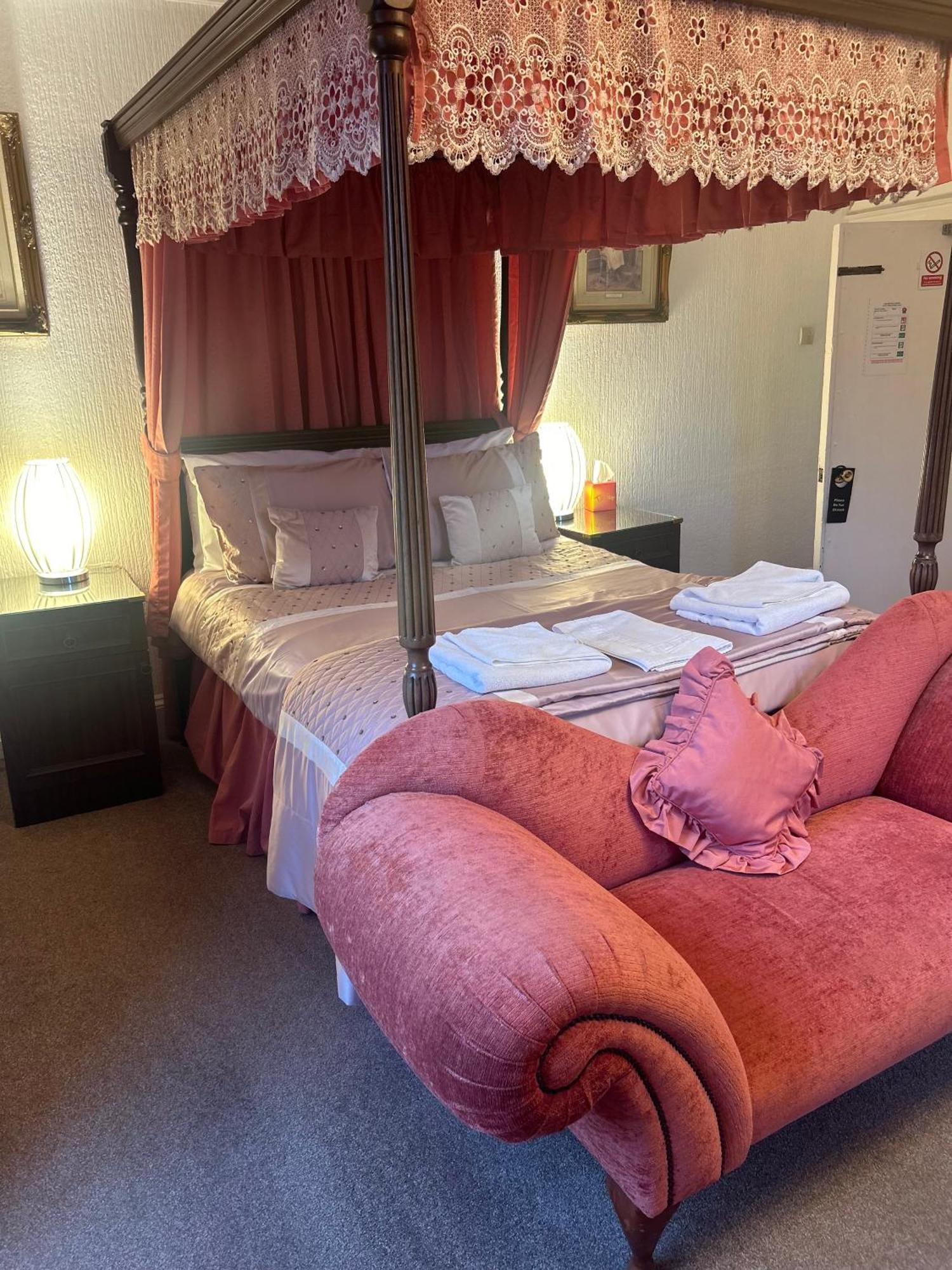 ברידג'נורת' Parlors Hall Hotel מראה חיצוני תמונה