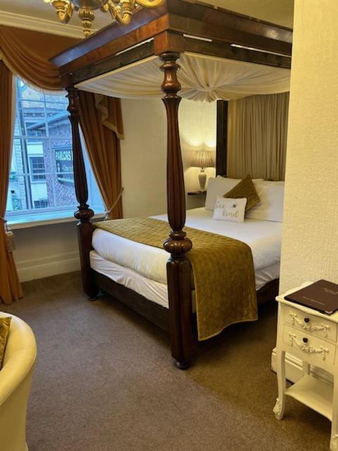 ברידג'נורת' Parlors Hall Hotel מראה חיצוני תמונה